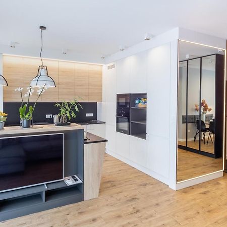 Vip Apart Bielany Przy Metrze วอร์ซอ ภายนอก รูปภาพ