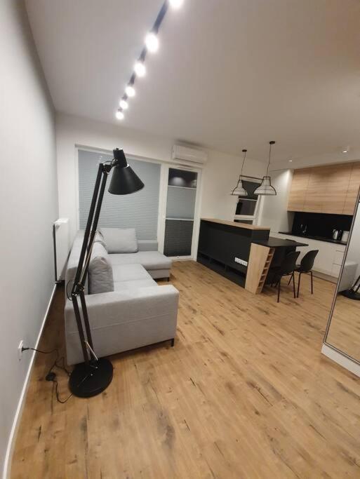 Vip Apart Bielany Przy Metrze วอร์ซอ ภายนอก รูปภาพ
